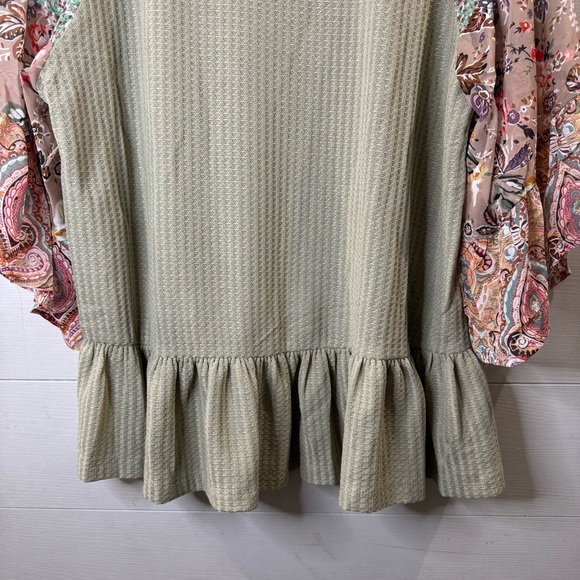 Umgee | Women's Green Thermal Mixed Print Boho Sleeves Peplum Hem Top Size XL - Picture 3 of 10